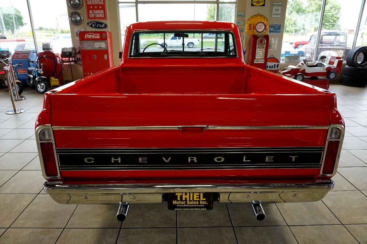 Chevrolet-C-10-1969-Classic-Car-6