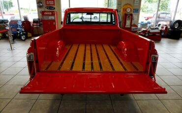 Chevrolet-C-10-1969-Classic-Car-8