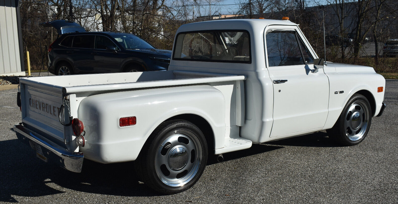 Chevrolet-C-10-1969-Standard-Cab-Pickup-3