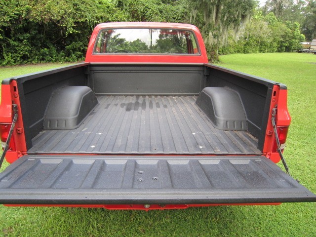 Chevrolet-C-10-1970-Standard-Cab-Pickup-13