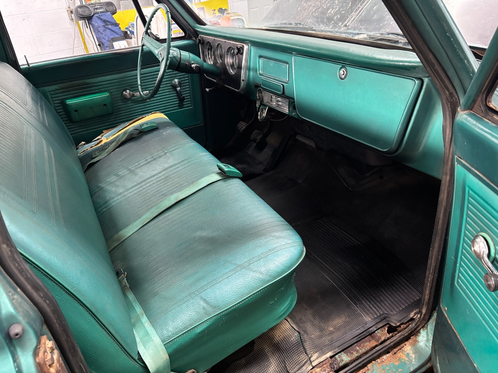 Chevrolet-C-10-1970-Standard-Cab-Pickup-5