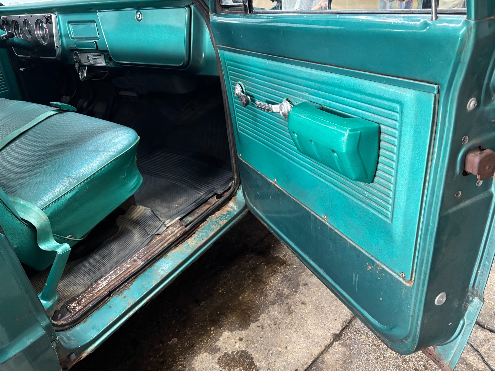 Chevrolet-C-10-1970-Standard-Cab-Pickup-6