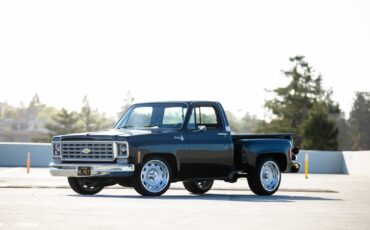 Chevrolet-C-10-1975-2