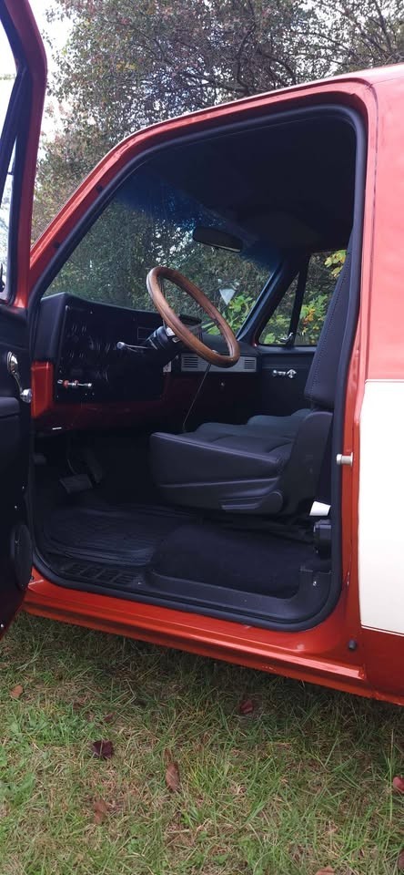 Chevrolet-C-10-1976-Standard-Cab-Pickup-19
