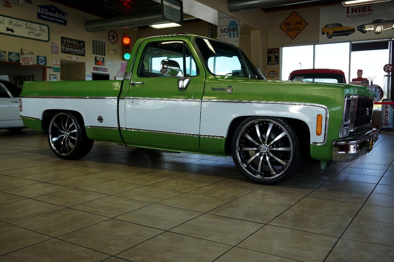 Chevrolet-C-10-1979-Classic-Car-11