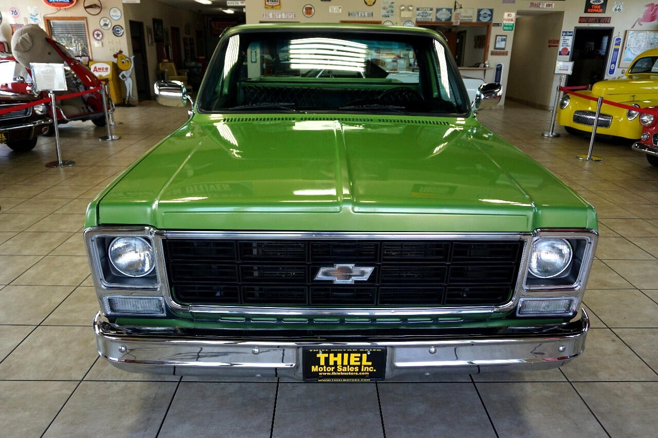 Chevrolet-C-10-1979-Classic-Car-14