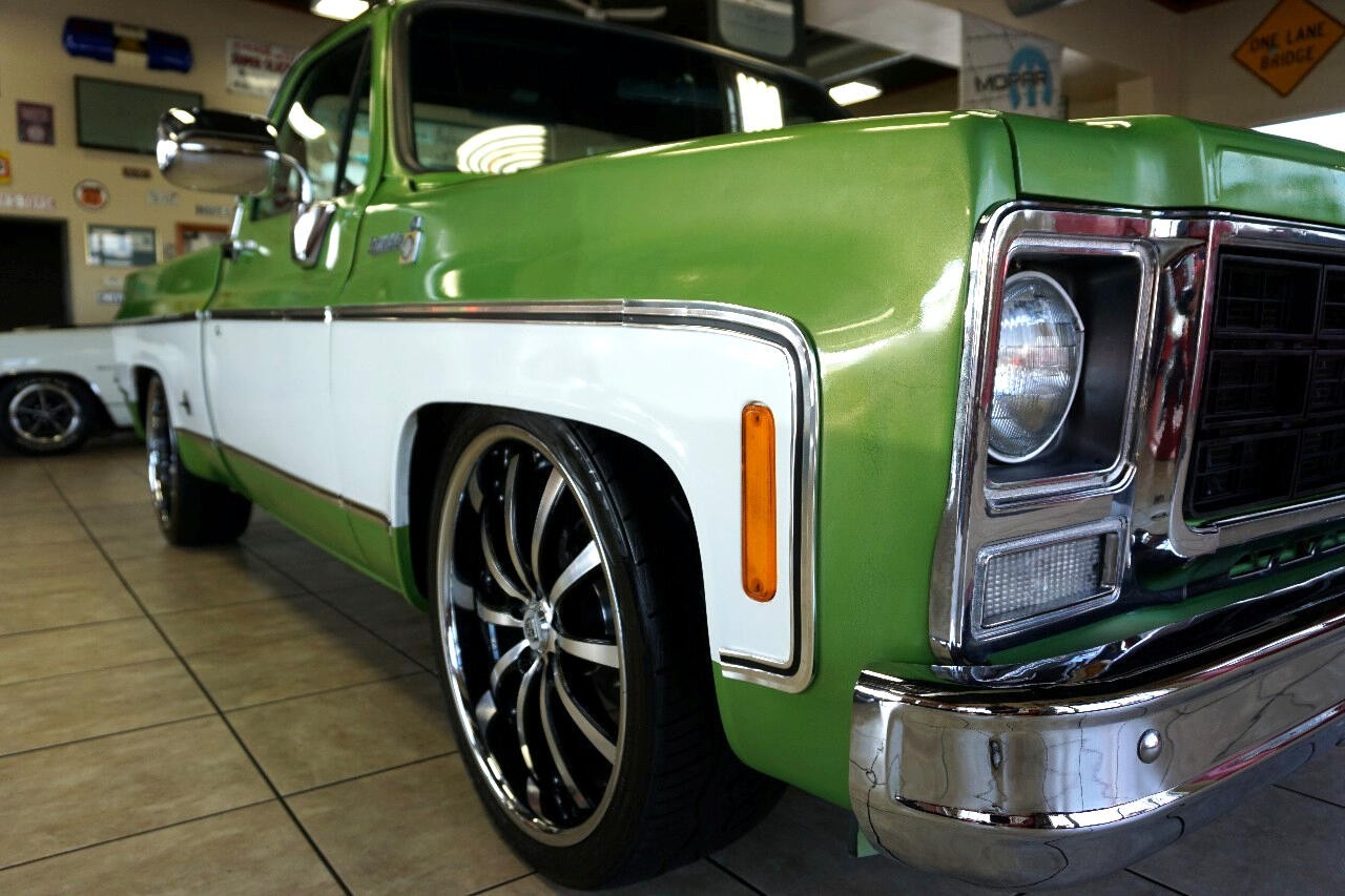 Chevrolet-C-10-1979-Classic-Car-15