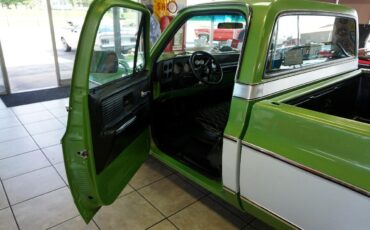 Chevrolet-C-10-1979-Classic-Car-21