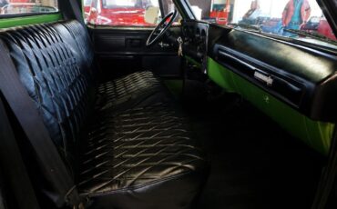 Chevrolet-C-10-1979-Classic-Car-24
