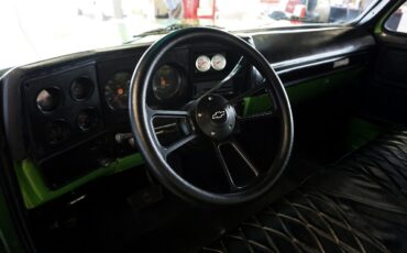 Chevrolet-C-10-1979-Classic-Car-25