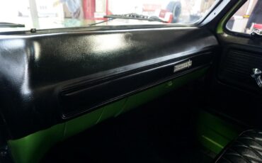 Chevrolet-C-10-1979-Classic-Car-26