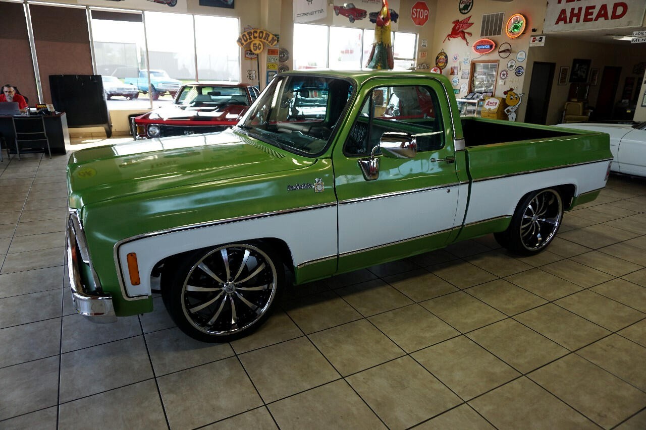 Chevrolet-C-10-1979-Classic-Car-3