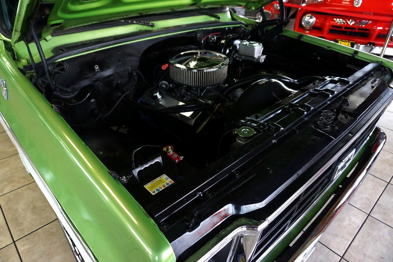 Chevrolet-C-10-1979-Classic-Car-30