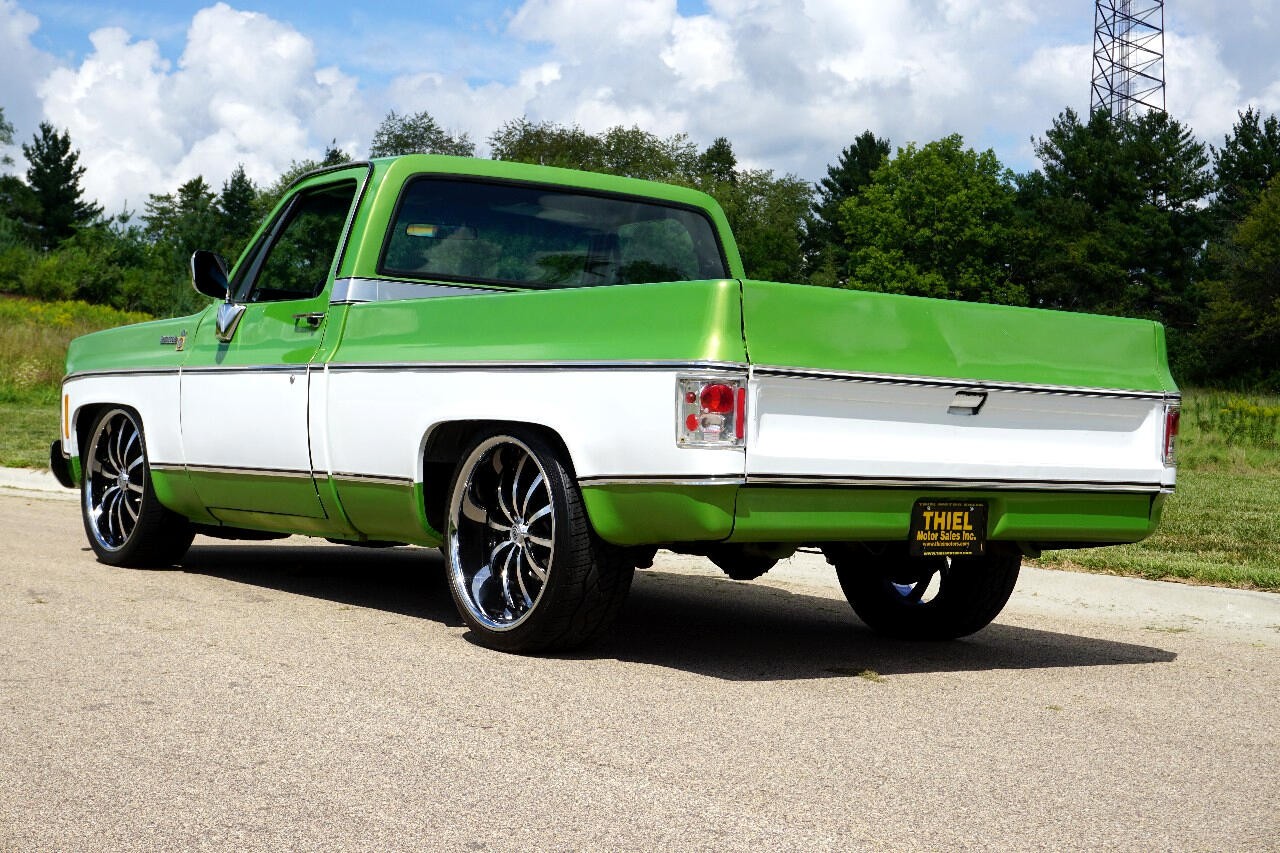 Chevrolet-C-10-1979-Classic-Car-35