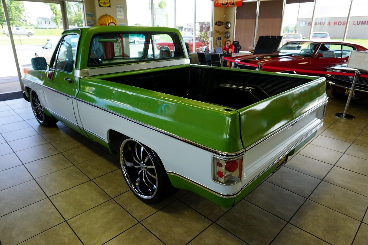 Chevrolet-C-10-1979-Classic-Car-5