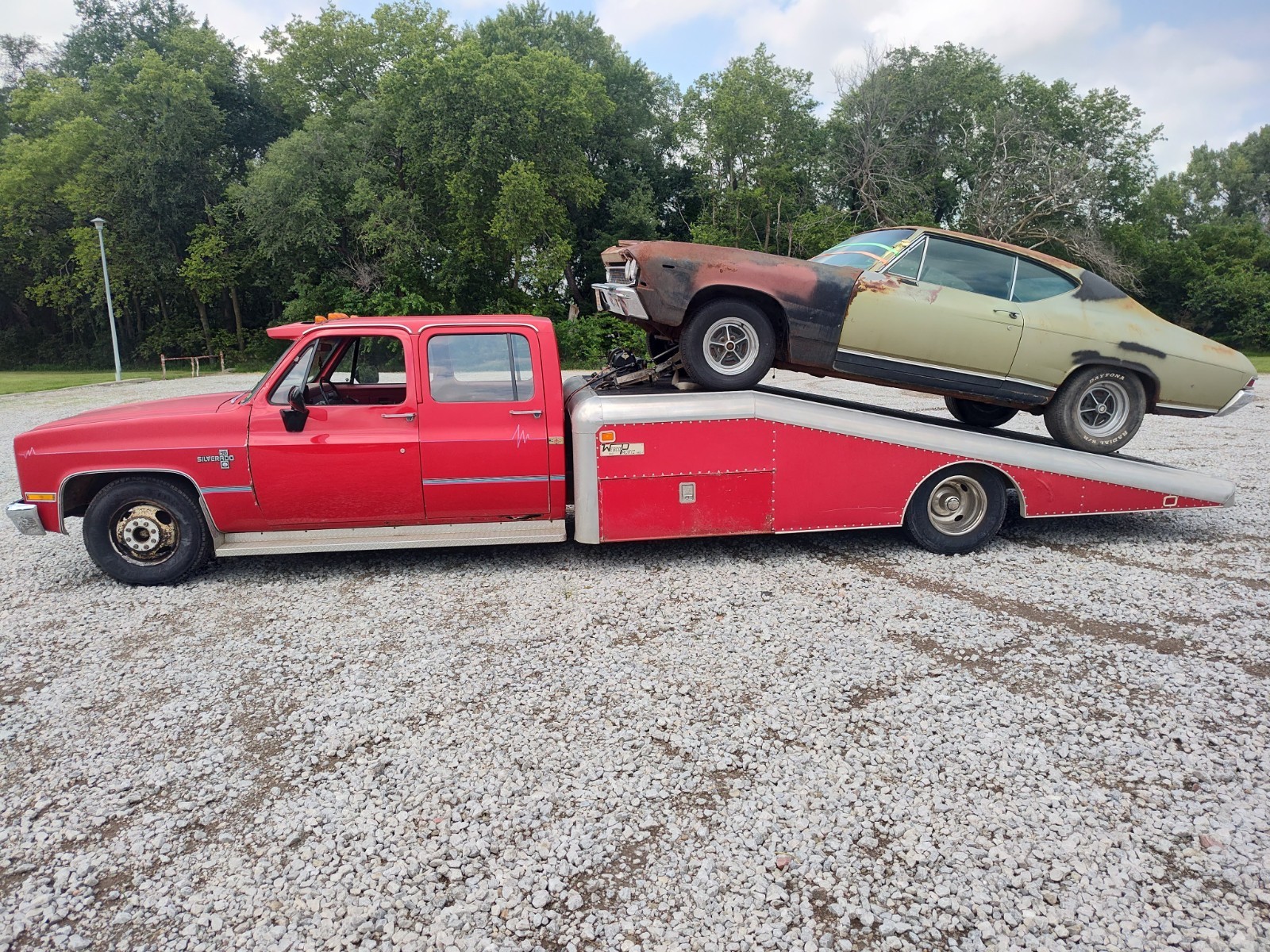 Chevrolet-C-10-1981-Cab-Chassis-2