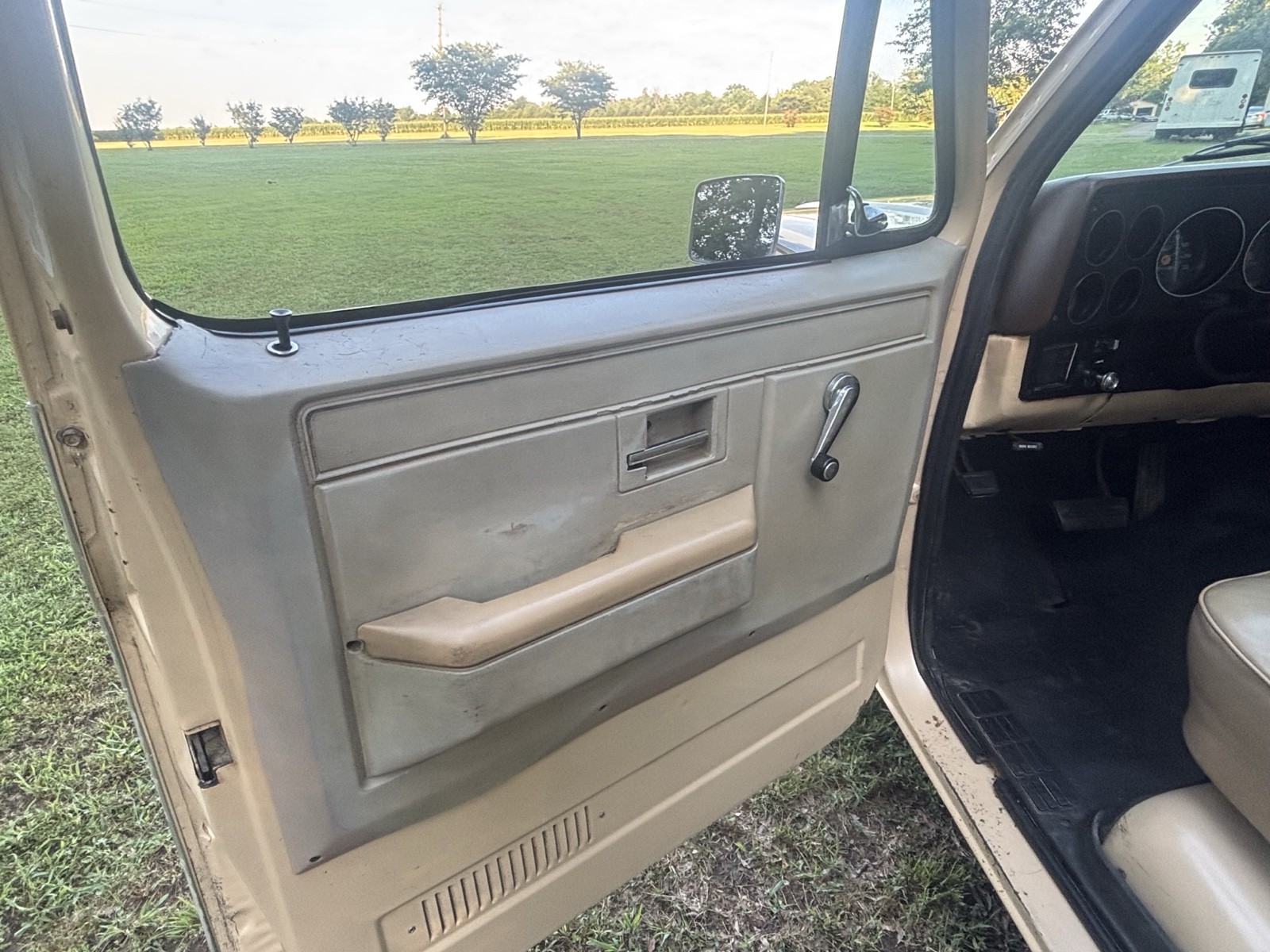 Chevrolet-C-10-1982-26