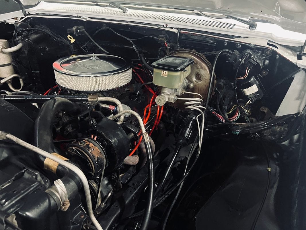Chevrolet-C-10-1982-Pickup-Truck-12