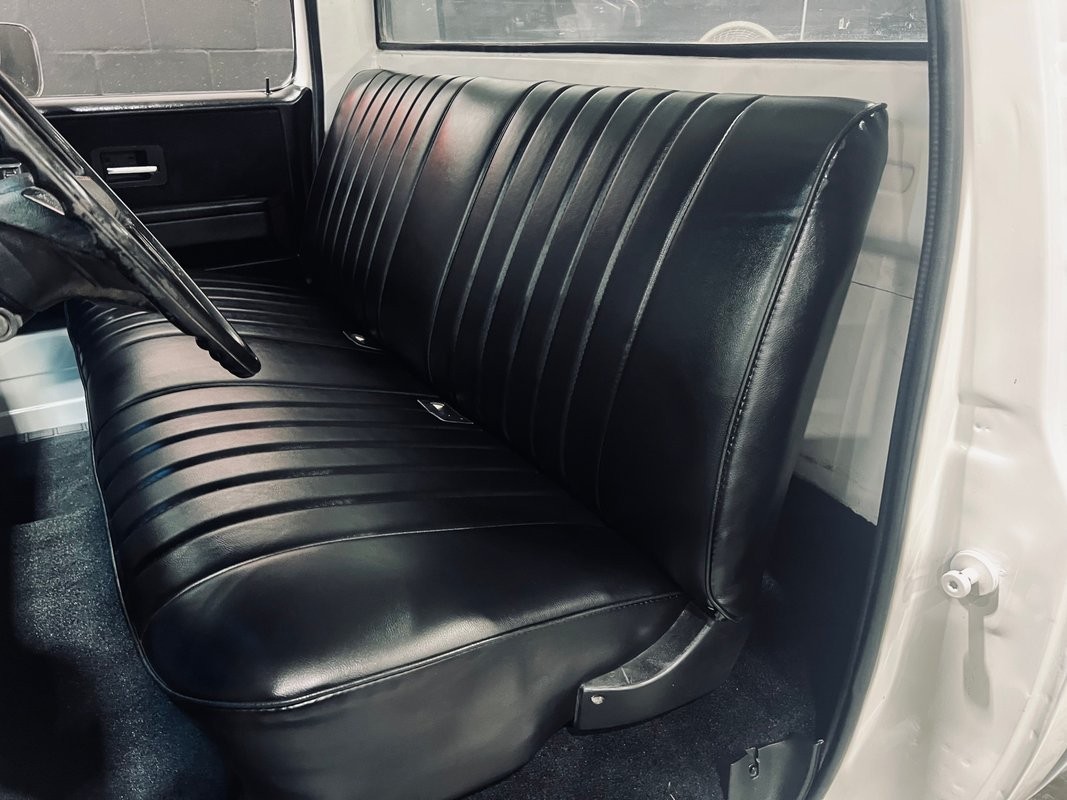 Chevrolet-C-10-1982-Pickup-Truck-16