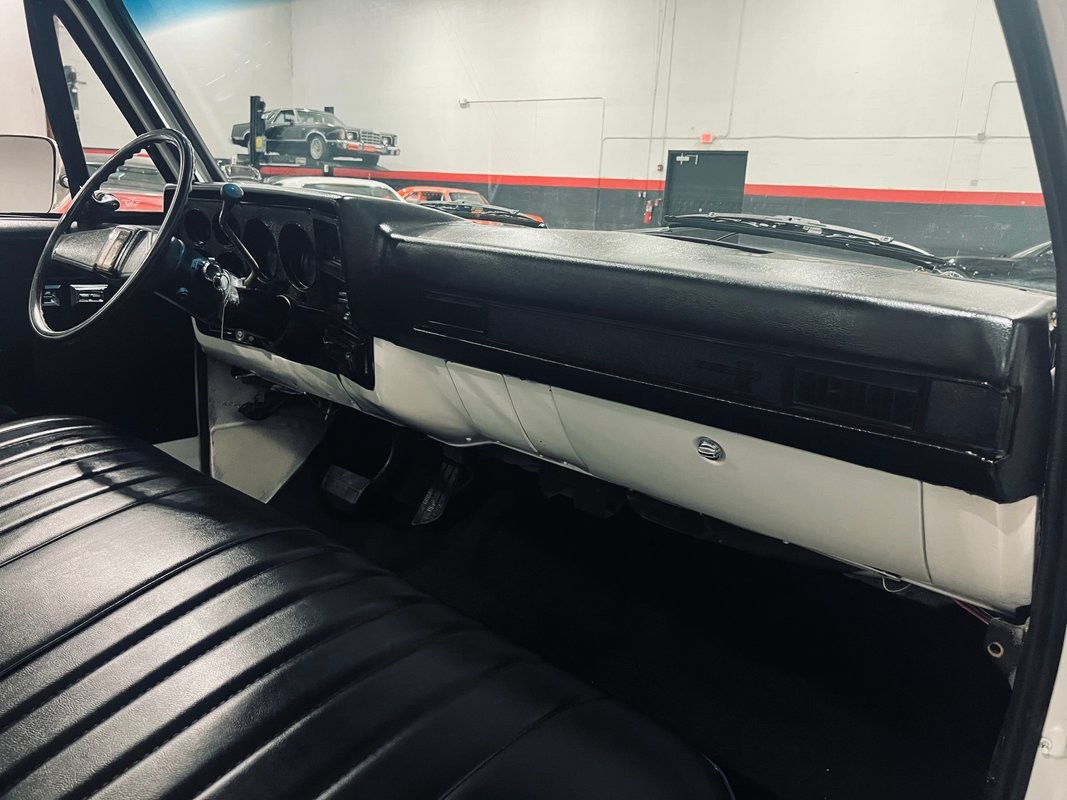 Chevrolet-C-10-1982-Pickup-Truck-20