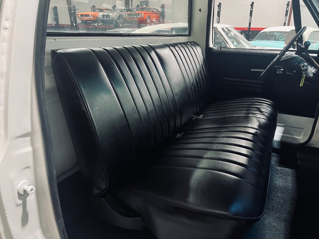 Chevrolet-C-10-1982-Pickup-Truck-21