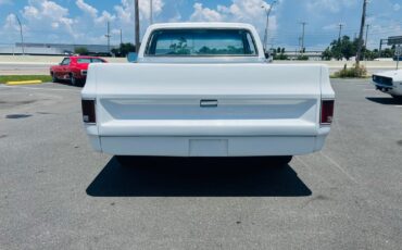 Chevrolet-C-10-1982-Pickup-Truck-3