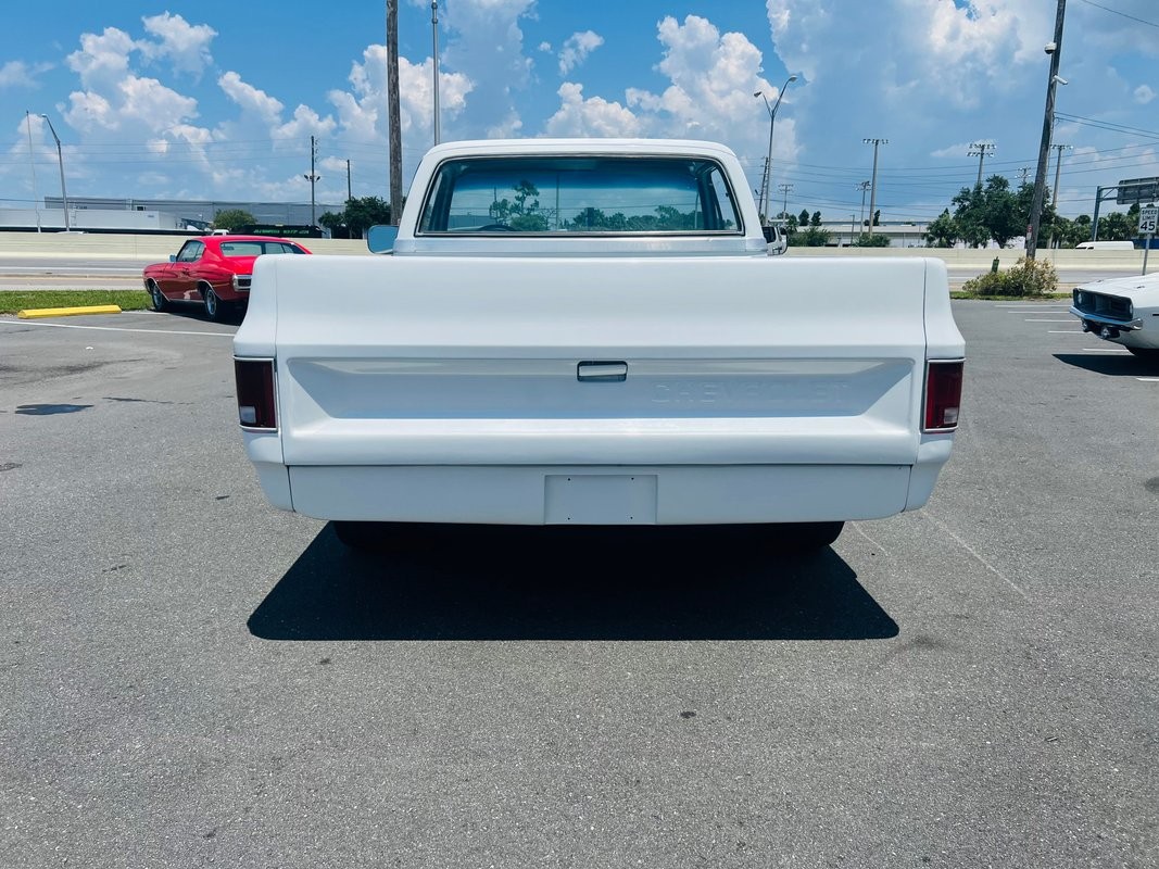 Chevrolet-C-10-1982-Pickup-Truck-3