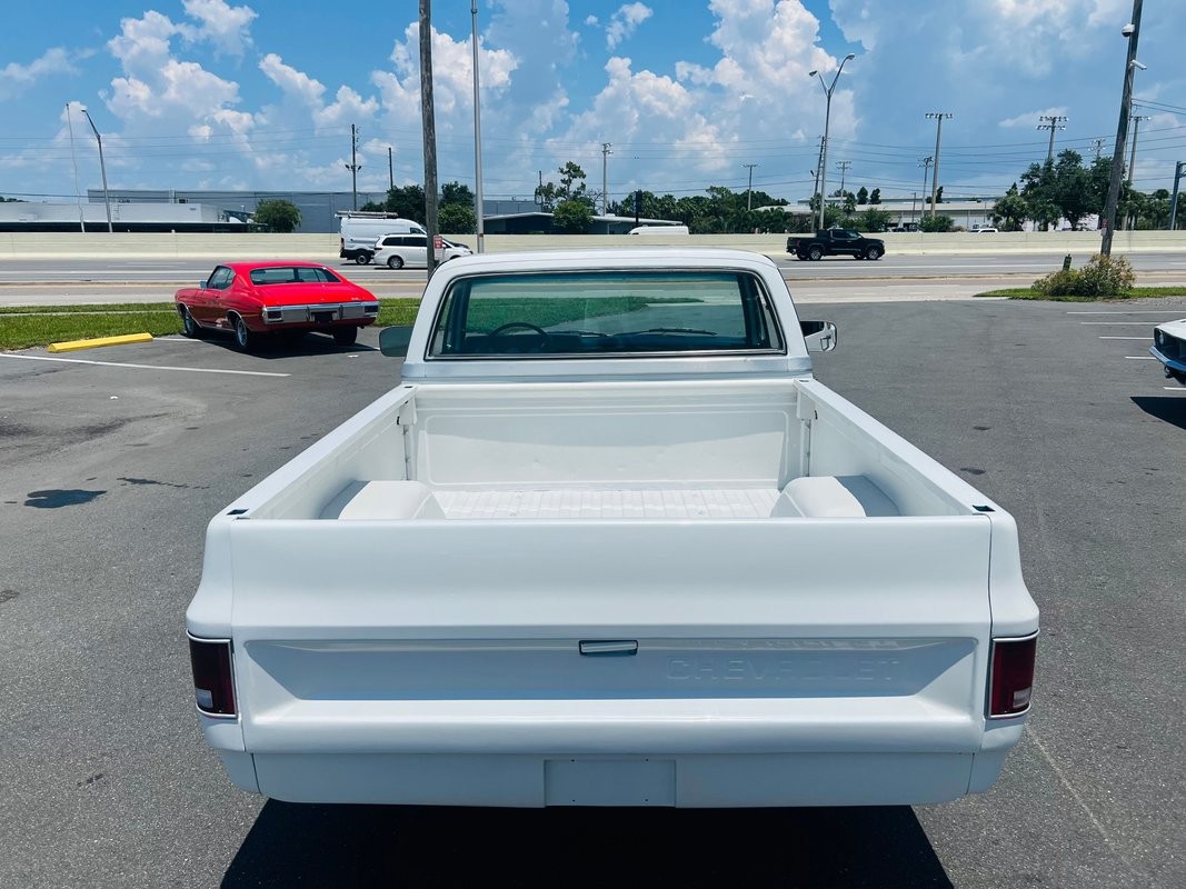 Chevrolet-C-10-1982-Pickup-Truck-4