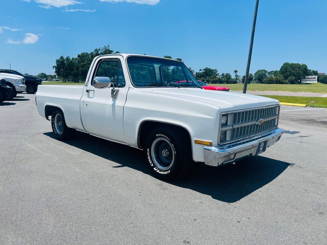Chevrolet-C-10-1982-Pickup-Truck-7