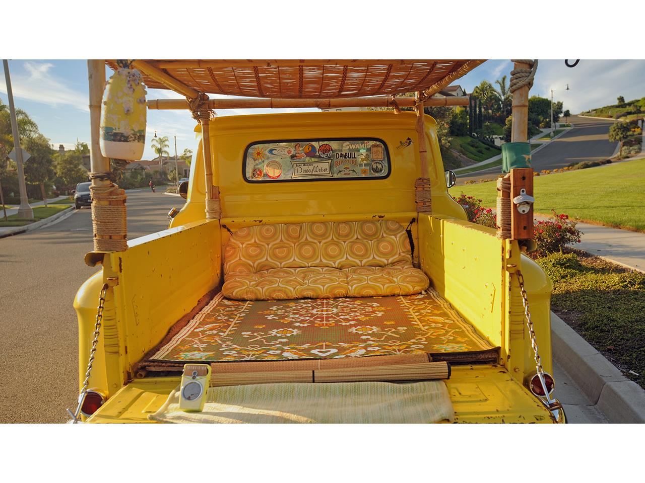 Chevrolet-C10-1963-Canary-Yellow-black-and-purplegrey-3