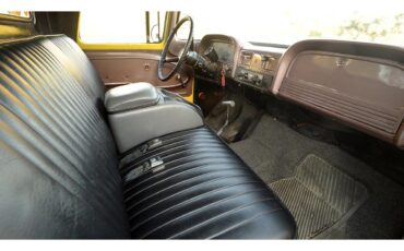 Chevrolet-C10-1963-Canary-Yellow-black-and-purplegrey-8
