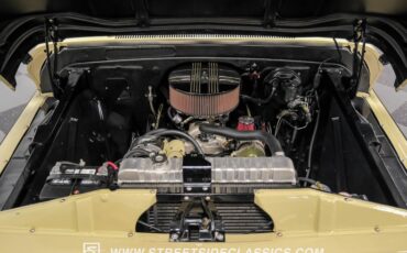Chevrolet-C10-1963-Desert-Sand-Black-1
