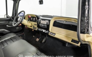 Chevrolet-C10-1963-Desert-Sand-Black-14