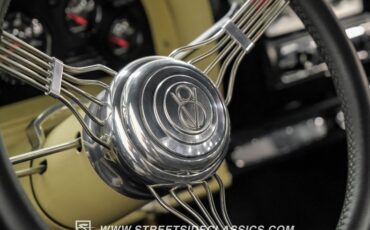 Chevrolet-C10-1963-Desert-Sand-Black-17