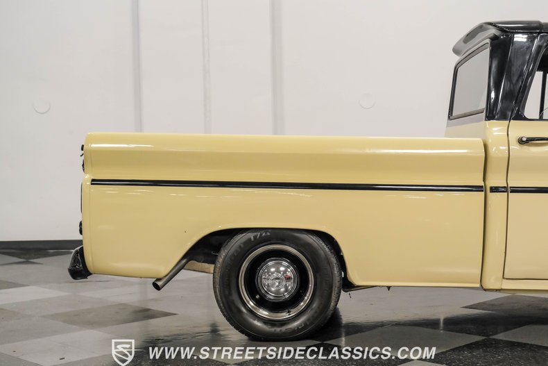 Chevrolet-C10-1963-Desert-Sand-Black-24