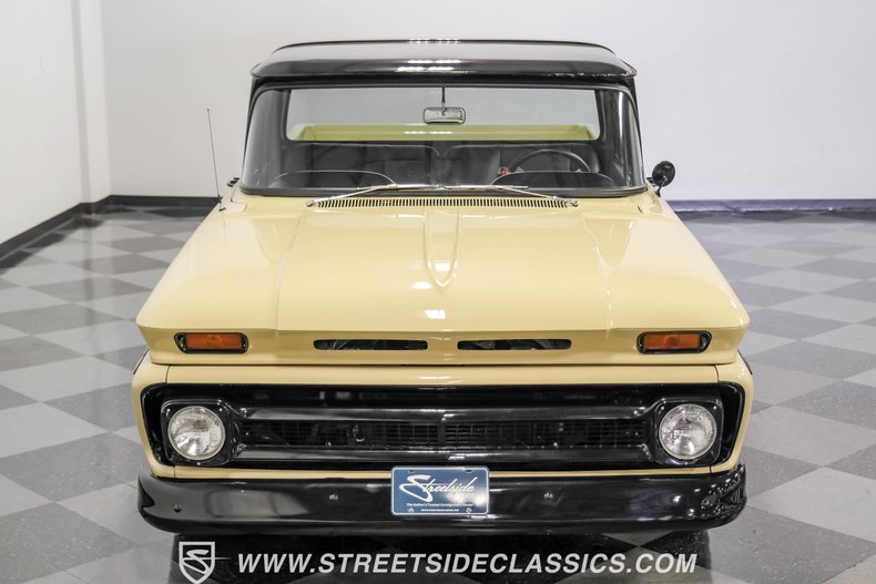 Chevrolet-C10-1963-Desert-Sand-Black-30