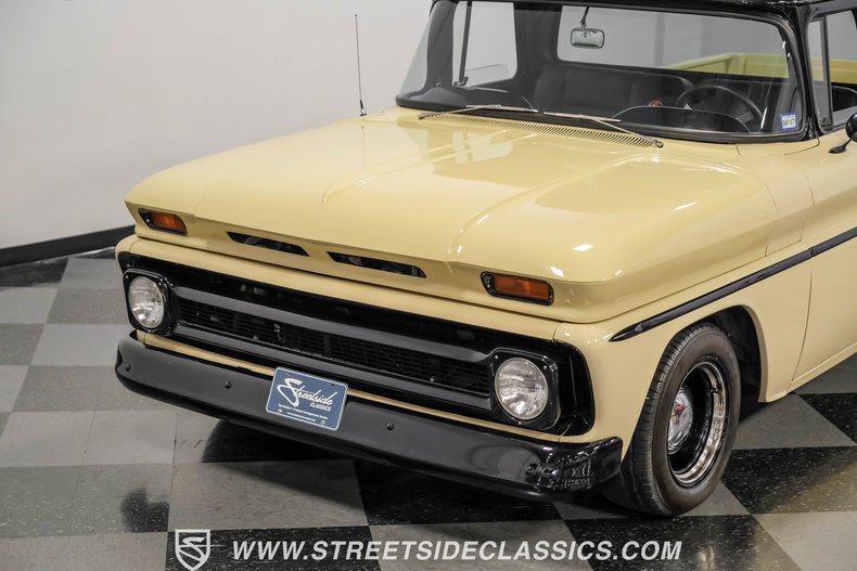 Chevrolet-C10-1963-Desert-Sand-Black-31