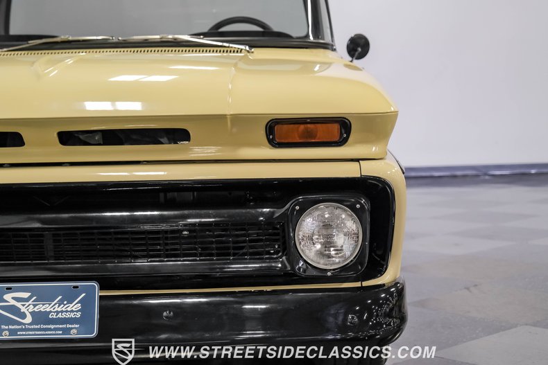 Chevrolet-C10-1963-Desert-Sand-Black-32