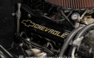 Chevrolet-C10-1963-Desert-Sand-Black-37