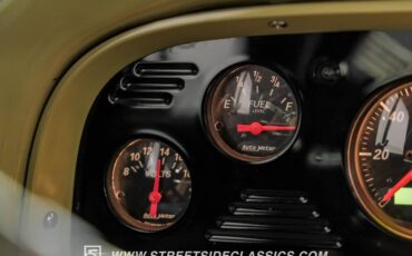Chevrolet-C10-1963-Desert-Sand-Black-40