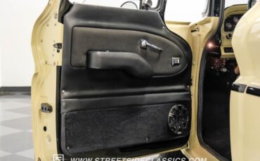 Chevrolet-C10-1963-Desert-Sand-Black-42