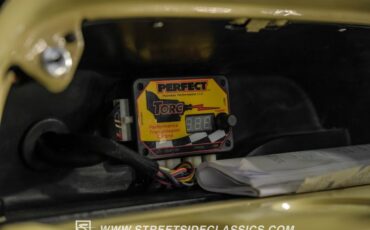 Chevrolet-C10-1963-Desert-Sand-Black-44