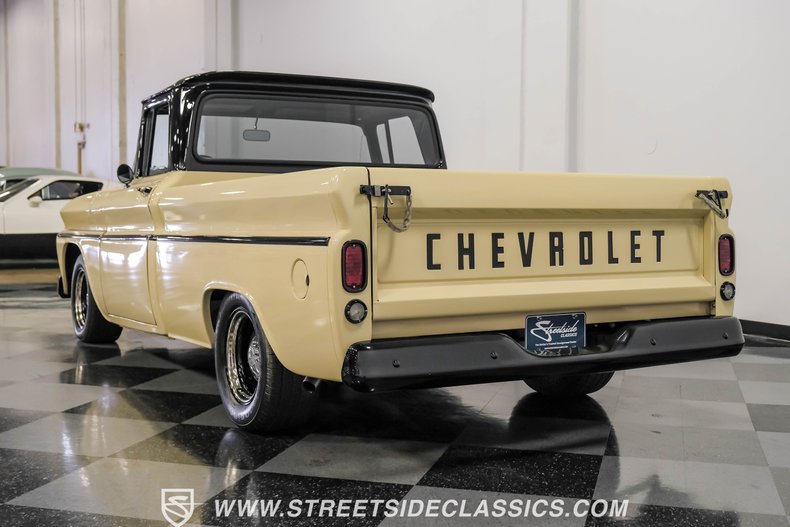 Chevrolet-C10-1963-Desert-Sand-Black-9