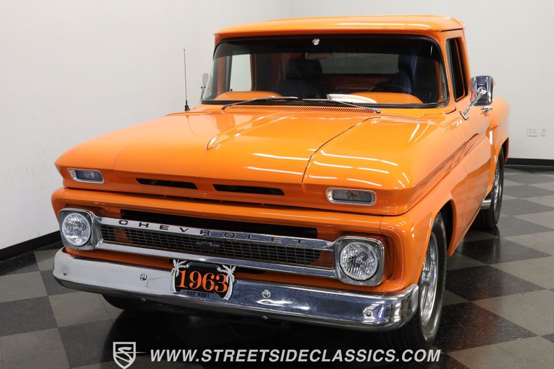 Chevrolet-C10-1963-Tangerine-Orange-Black-16
