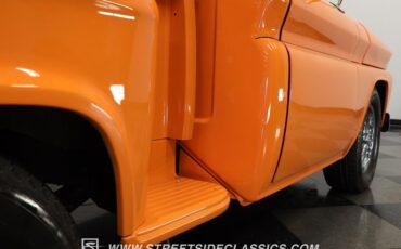 Chevrolet-C10-1963-Tangerine-Orange-Black-26