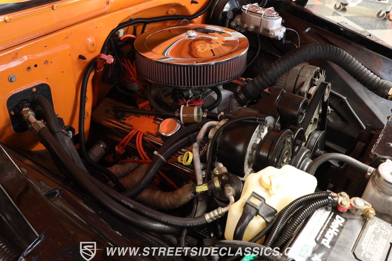 Chevrolet-C10-1963-Tangerine-Orange-Black-29