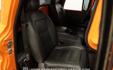 Chevrolet-C10-1963-Tangerine-Orange-Black-40