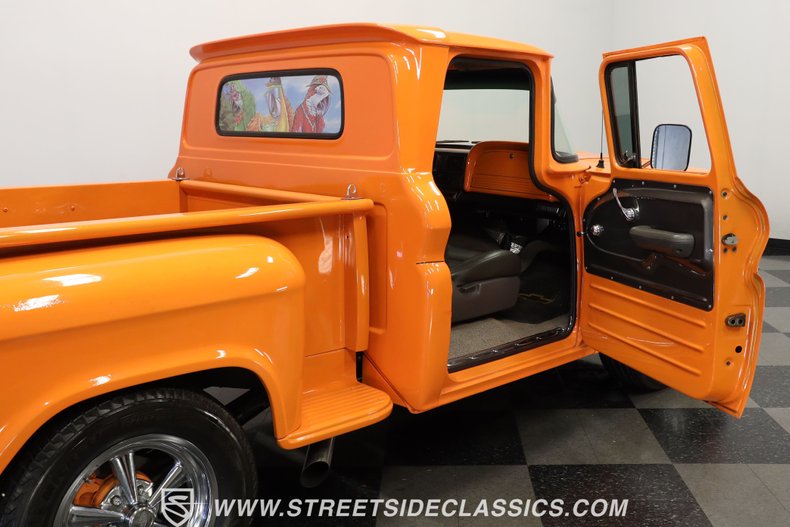 Chevrolet-C10-1963-Tangerine-Orange-Black-44
