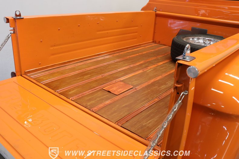 Chevrolet-C10-1963-Tangerine-Orange-Black-46
