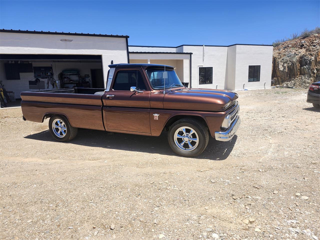 Chevrolet-C10-1964-Root-Bear.-Brand-ne-Black.-All-redone-4
